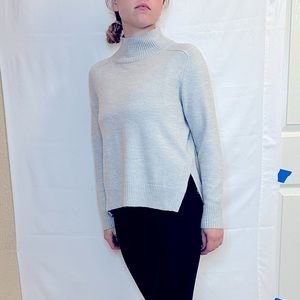Banana Republic Mock Neck Split Hem Sweater - Light Grey - S